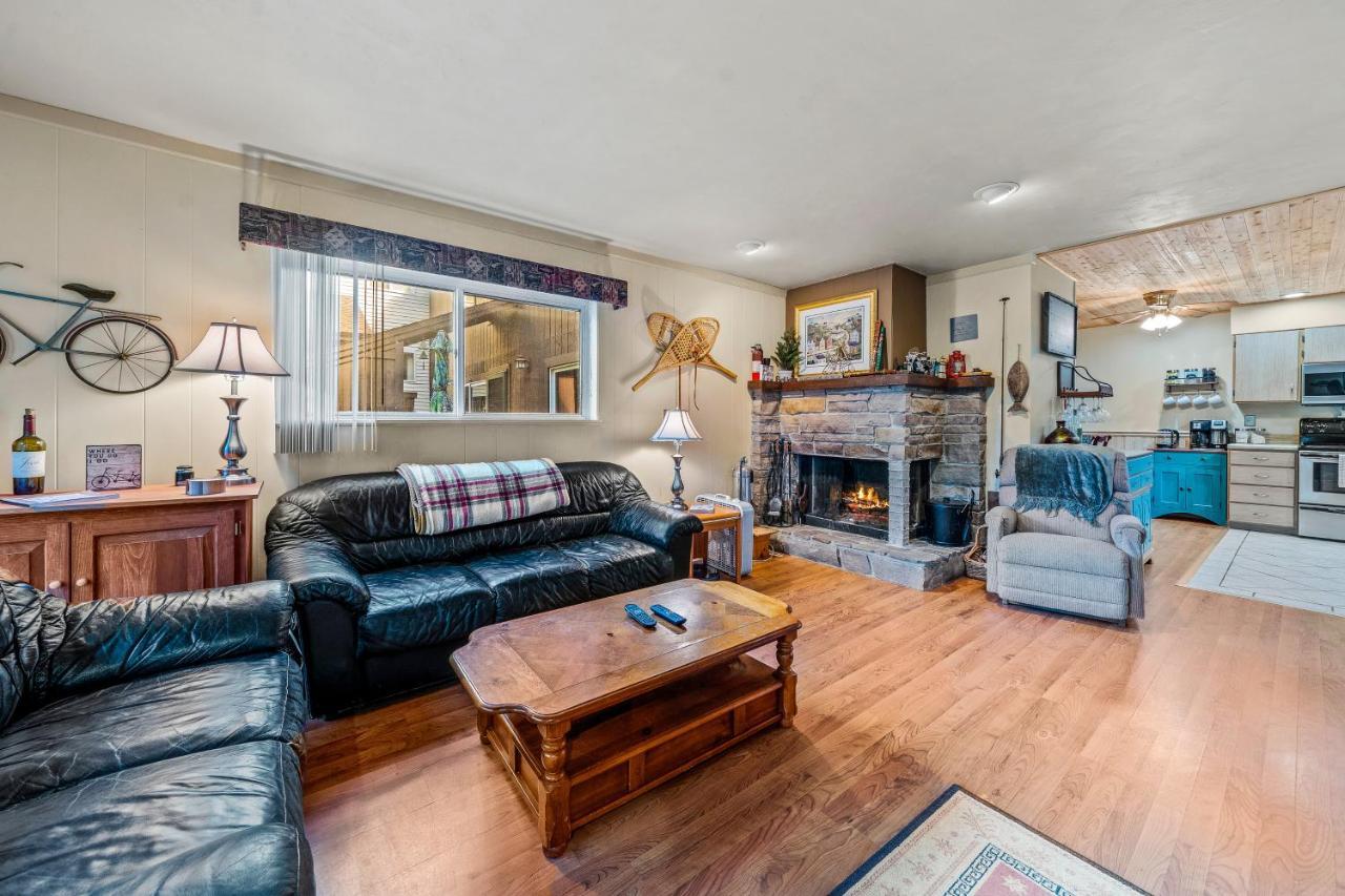 Getaway Condo Warrensburg 外观 照片